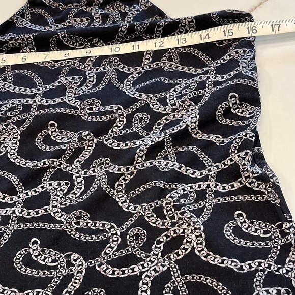 Michael Kors top black with gray chain design. Ties around the neck size M - Picture 12 of 16
